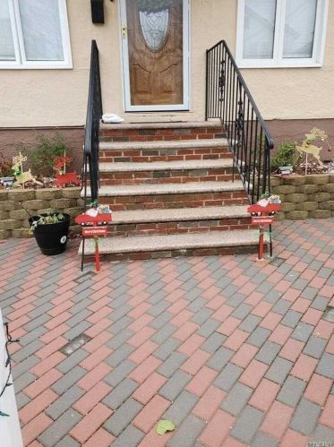 105-16 193rd St, Jamaica, NY 11412-1135
