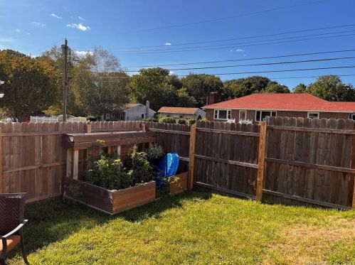 42 Elm St, Norwich CT  06351-2316 exterior