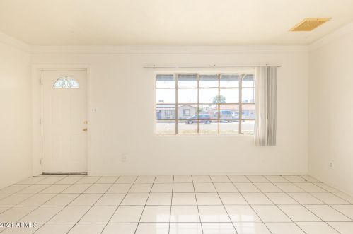 4922 Lawrence Rd, Glendale AZ  85301-3416 exterior