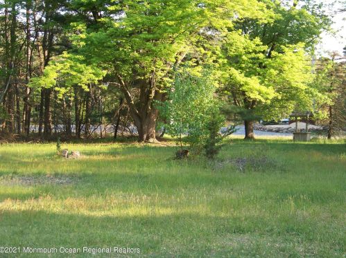 2212 Lacey Rd, Lacey NJ  08731-4316 exterior