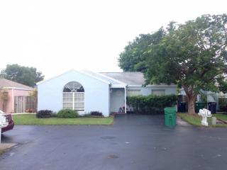 14663 125th Pl, Miami, FL 33186-7403