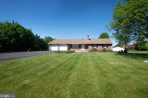 2525 Washington Dr, Gilbertsville, PA 19525-9764
