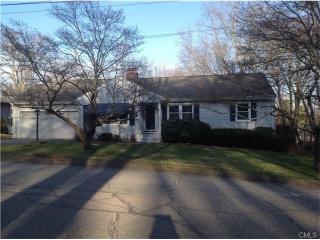 61 Valley View Rd, Bridgeport, CT 06611-3830