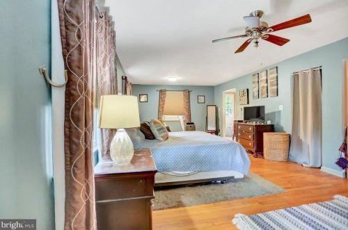 2148 Ritner Hwy, Carlisle PA 17015-9305 exterior