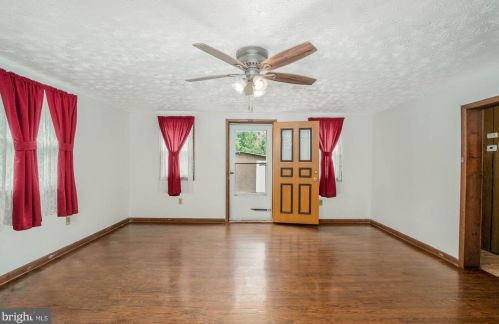 212 Stonehouse Rd, Carlisle PA  17015-9429 exterior