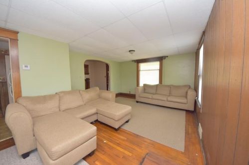 1005 Marshall Ave, New Castle PA  16101-4355 exterior