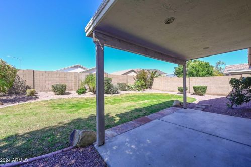 6620 Whispering Wind Dr, Glendale AZ  85310-3465 exterior