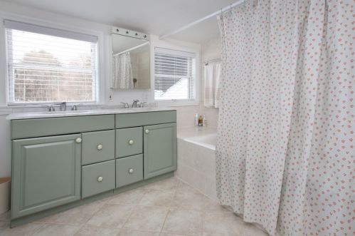 59 Everett St, Natick MA 01760-5501 exterior