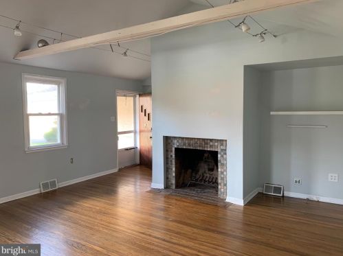 653 Gulph Rd, Norristown PA  19406-3704 exterior