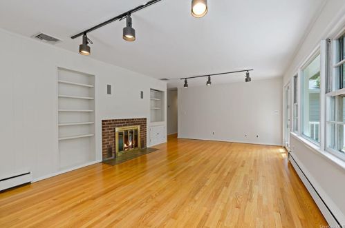 68 Frame Rd, Briarcliff NY  10510-2608 exterior