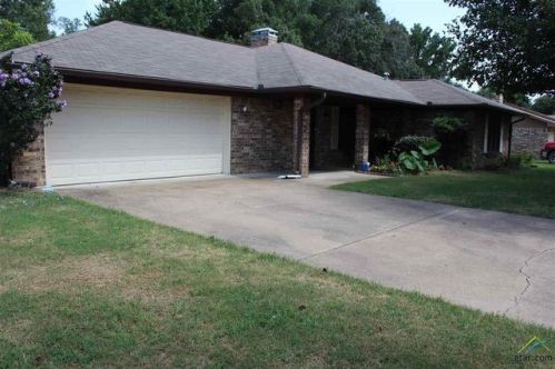 1600 Robin St, West Mineola, TX 75773-1100