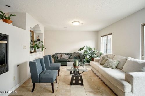 7210 17 Ave, Phoenix AZ 85027-5307 exterior