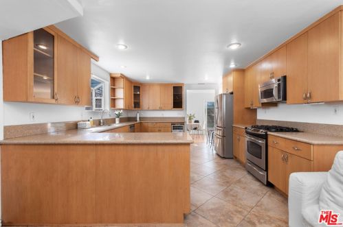 7189 Hoover Way, Buena Park CA  90620-3820 exterior