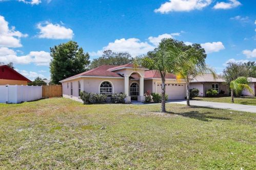 708 Tournament Ln, Kissimmee, FL 34759-4124