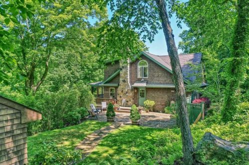 42 Lake Dr, Whaley Lake NY  12531-5251 exterior