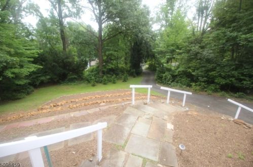 470 Long Hill Rd, Gillette NJ  07933-1345 exterior