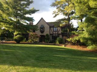 3581 Fork Dr, Akron, OH 44333-2137