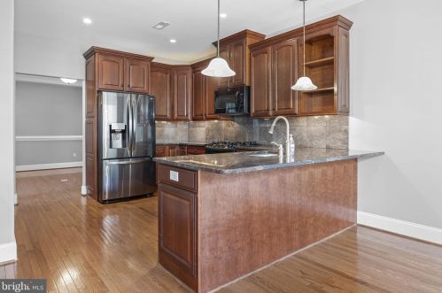 590 Abbey Ct, Blue Bell PA  19422-1303 exterior