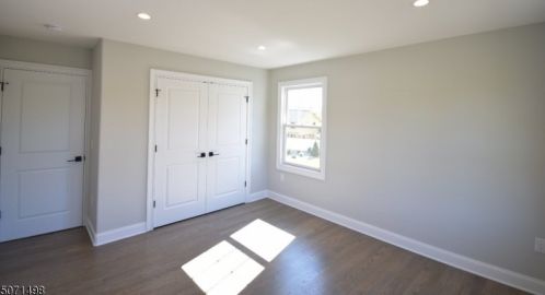 31 Lupine Way, Clark NJ  07066-1822 exterior