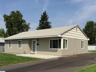 2414 Olympia St, Richland, WA 99354-3045