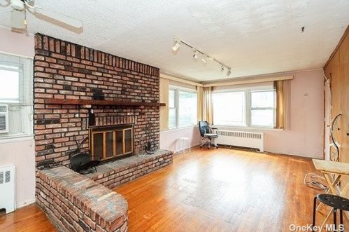 153 Fulton Ave, Roosevelt, NY 11575-2214