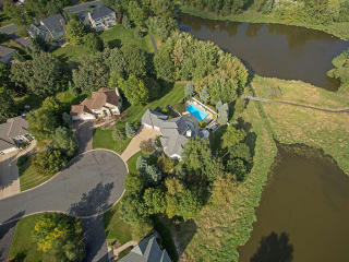 3031 Edgewater Pl, Saint Paul, MN 55125-8706