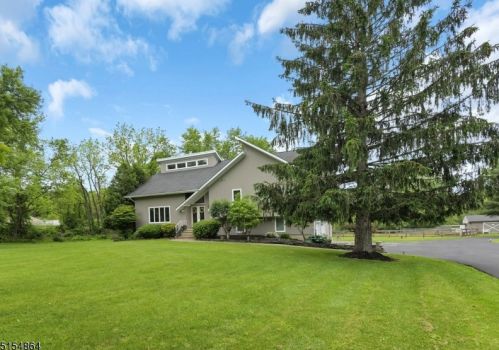 1043 Stanton Lebanon Rd, Lebanon, NJ 08833-3117