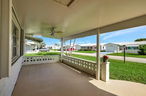 1105 16th St, Boynton Beach FL  33426-5815 exterior