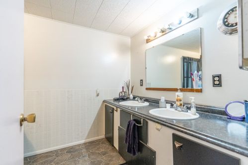 1179 Barkeyville Rd, Grove City PA  16127-4901 exterior