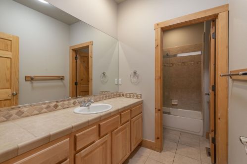 14520 Reed Ave, Truckee CA 96161-3610 exterior