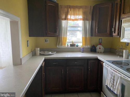 425 Hillcrest Ave, Yardley, PA 19067-2208