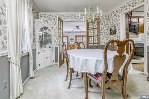 8 Winters St, Oakland NJ  07436-2623 exterior