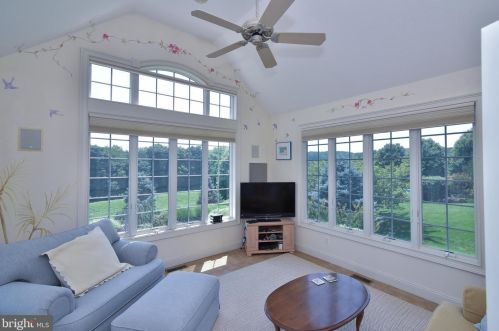 116 Osborne Cir, Kennett Sq PA  19348-1910 exterior