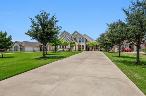 621 Wildcat Way, Kennedale, TX