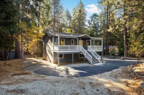 5671 Lupin Ln, Pacific House, CA 95726-9418
