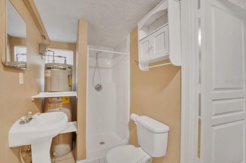 1336 Orange St, Apopka FL 32703-4440 exterior