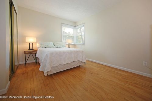 9 Maplewood Dr, Middletown NJ 07748-1543 exterior