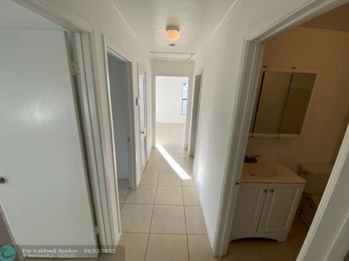 717 57th St, West Palm Beach FL  33407-2515 exterior