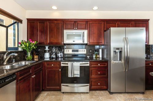 3802 Crown Pt Dr, San Diego CA 92109-6711 exterior