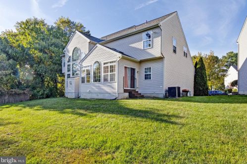 515 Florence Fields Ln, New Castle DE  19720-8752 exterior