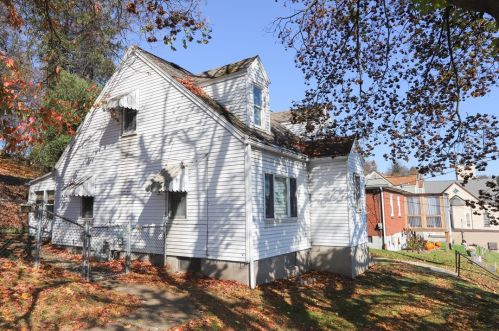 704 Scott St, Penn, PA 15675-9709