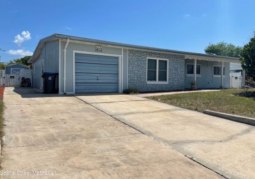 2735 Pine Ridge Dr, Titusville, FL 32780-4339
