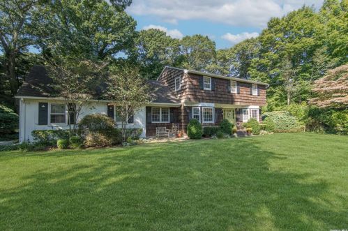 28 Old Field Rd, Strongs Neck, NY 11733-2248