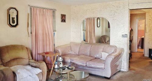 136-18 221st St, Jamaica, NY 11413-1219