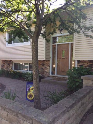 611 16th St, Peplin, WI 54455-1026
