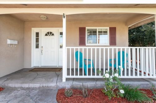3226 Conquista Ave, Long Beach, CA 90808-3932