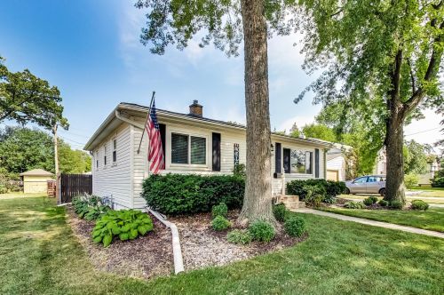 7919 47th Ave, Kenosha, WI 53142-2021