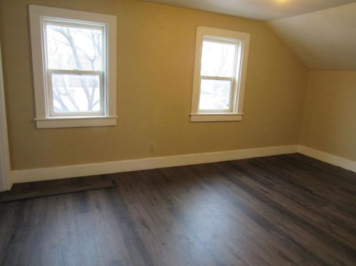 1283 Day St, Green Bay, WI 54302-1405