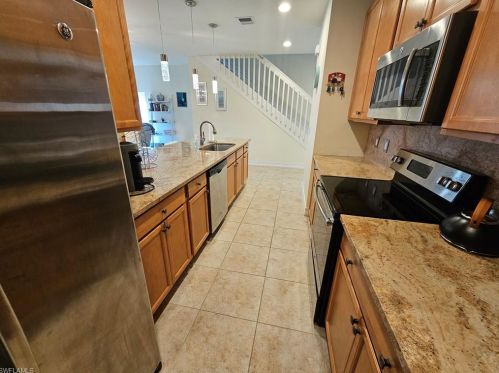 7914 Bristol Cir, Naples FL  34120 exterior