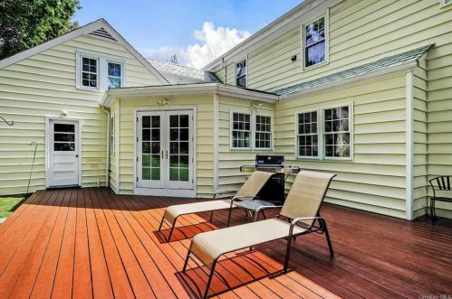 184 Barnard Rd, New Rochelle NY  10801-1306 exterior
